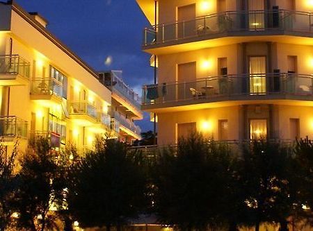Hotel Lady Mary 米兰马瑞提那 外观 照片